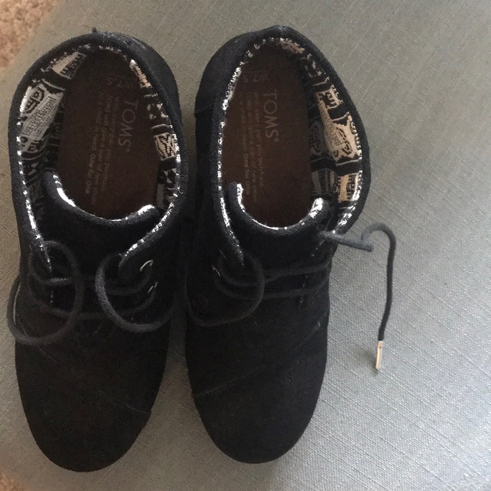 TOMS desert wedge black